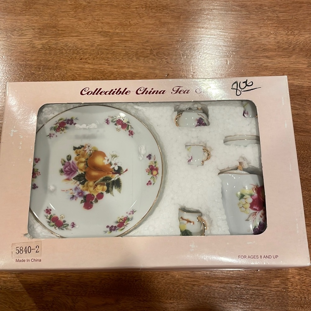 Collectible tea set